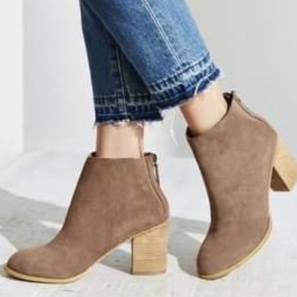 Urban Outfitters Suede‎ Stacked Heel Ankle Boots